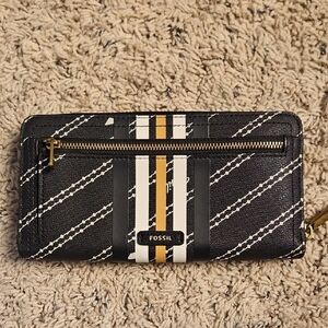 Fossil Women's Logan Faux Leather Wallet RFID Blocking Zip Around Clutch